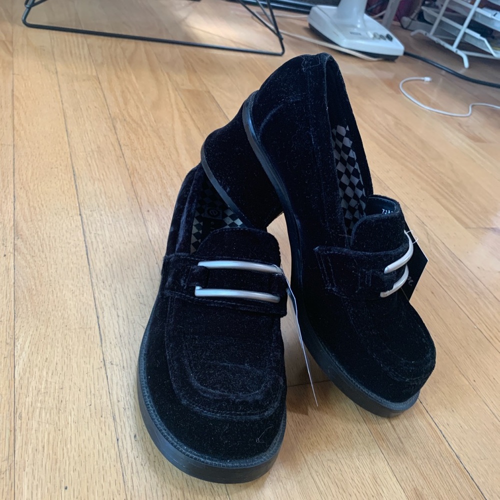 Iconic 1990’s Platform Loafers by Ellemeno